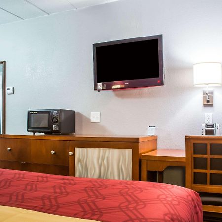 Econo Lodge Brockport Luaran gambar