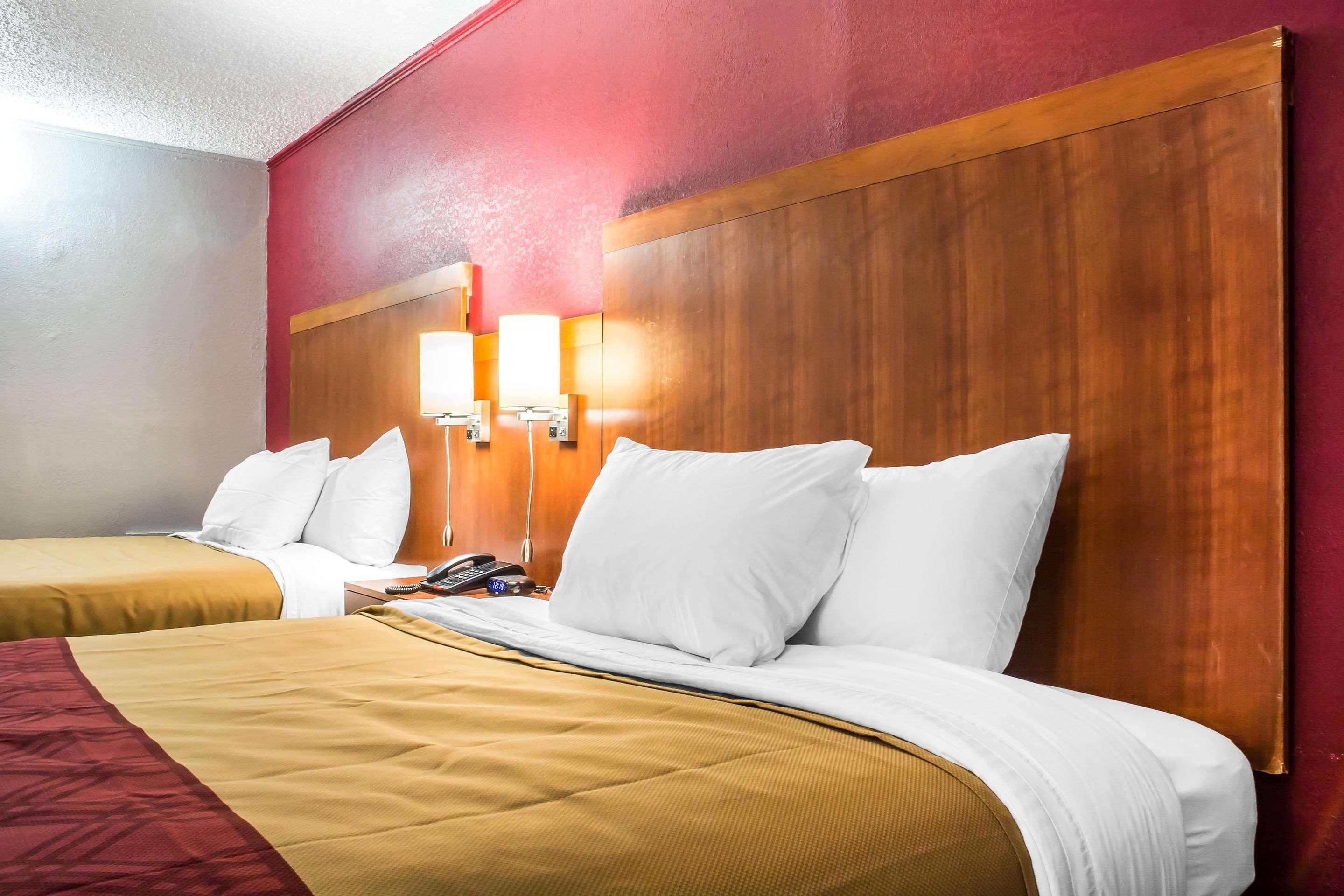 Econo Lodge Brockport Luaran gambar
