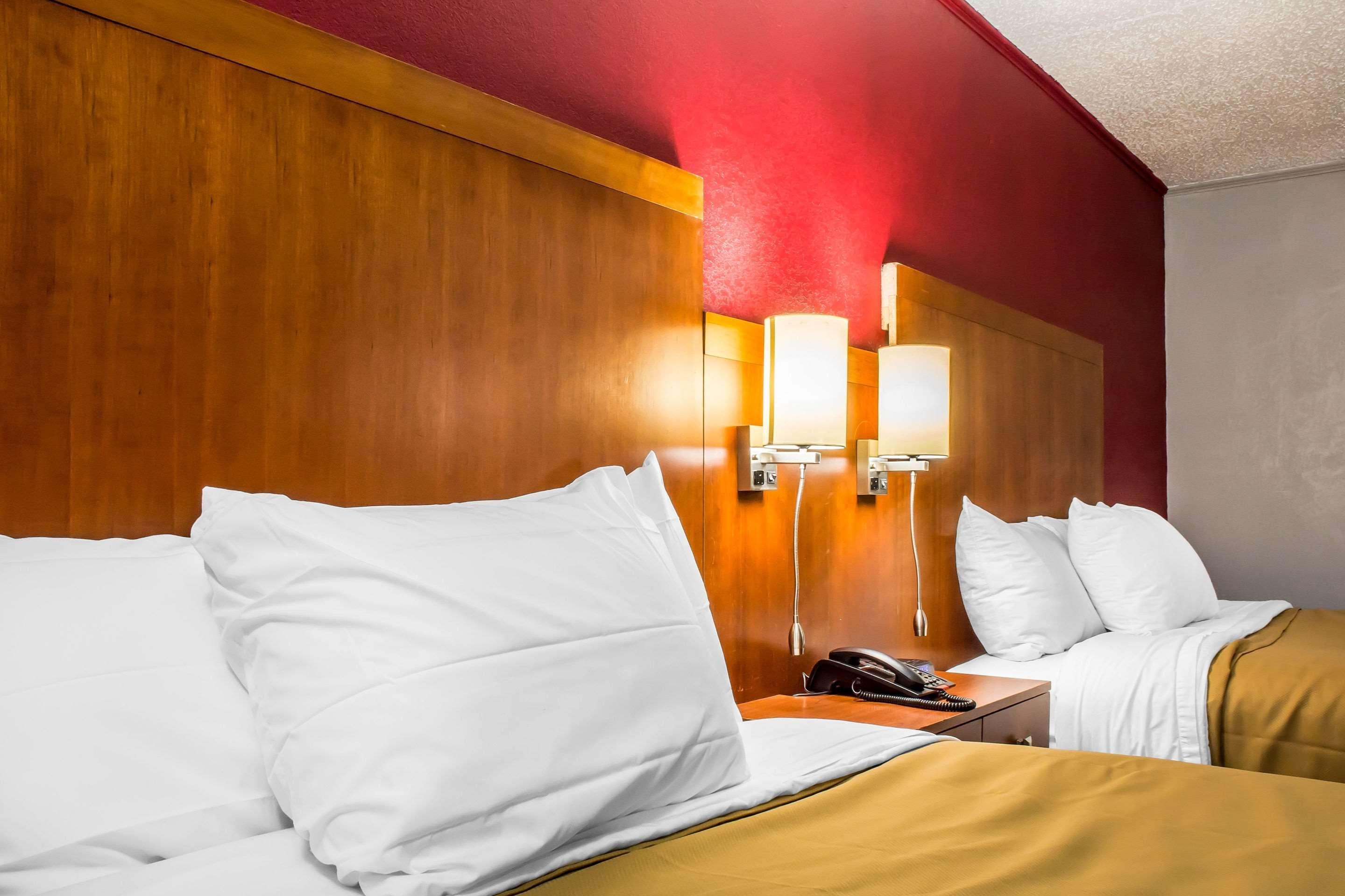 Econo Lodge Brockport Luaran gambar