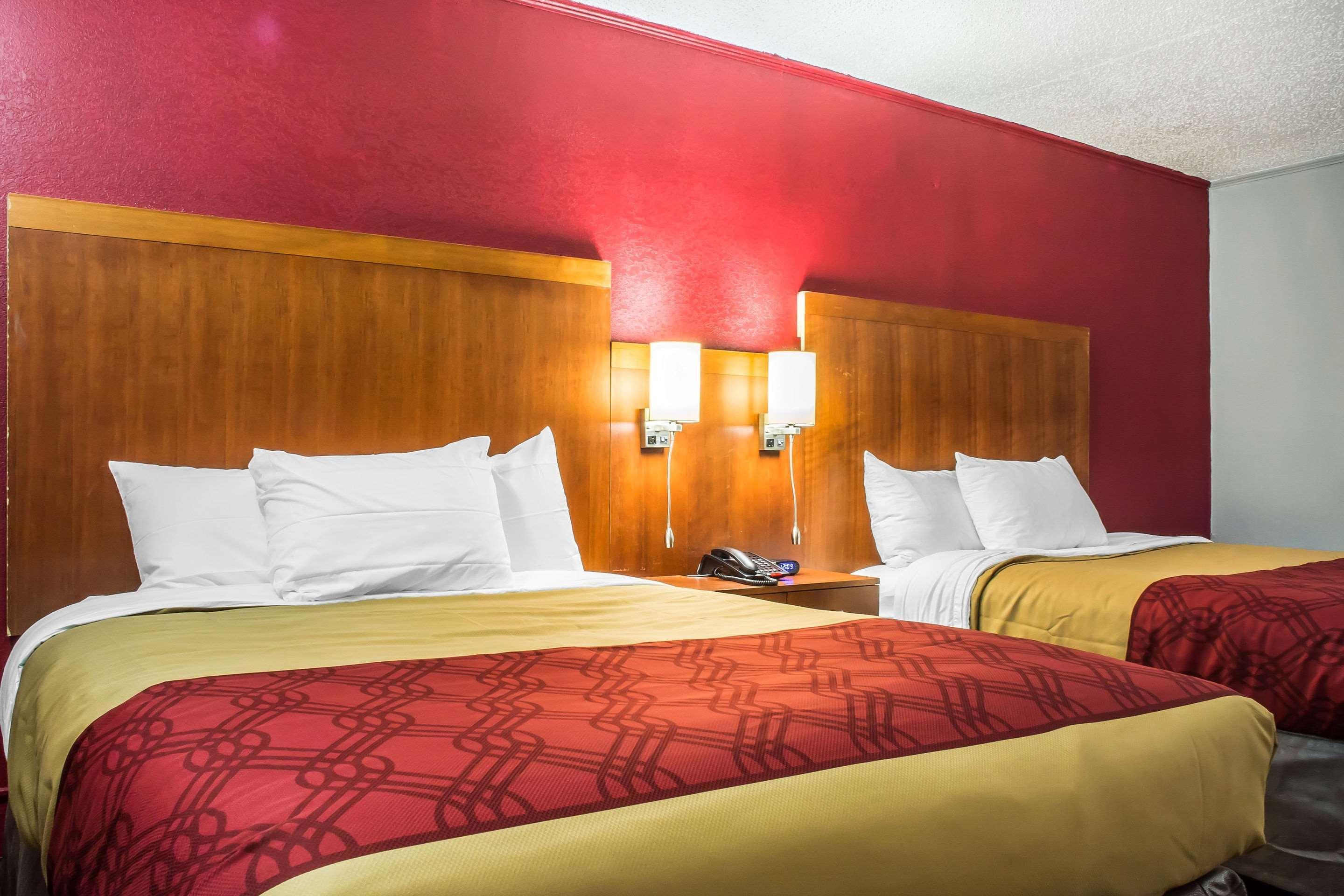 Econo Lodge Brockport Luaran gambar